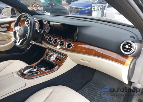 2019 Mercedes-Benz E 300 4Matic z USA, uszkodzony, nr VIN WDDZF4KB4KA533807